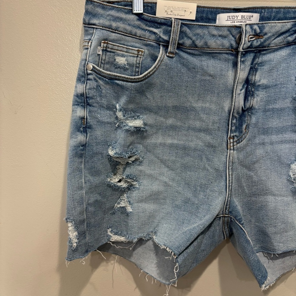 Judy Blue Distressed Cut Off Shorts Women’s Plus Size 3XL NEW - Picture 3 of 10